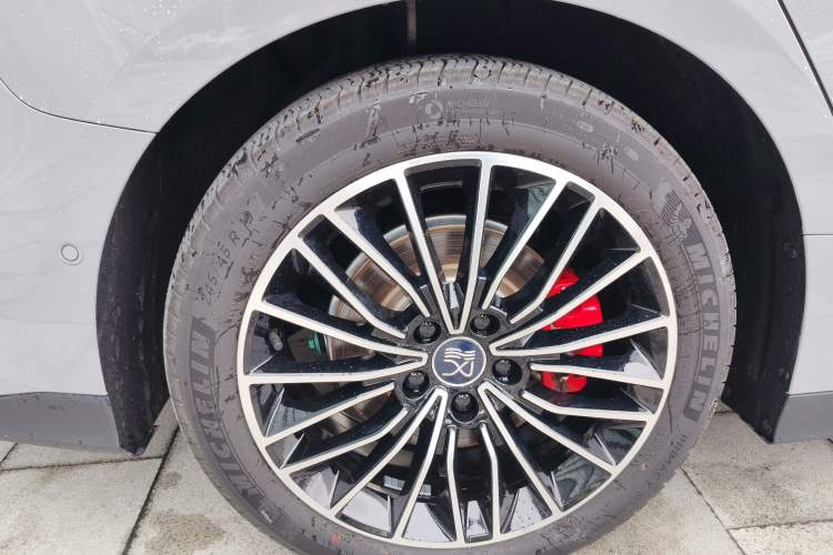 Used BYD Han 2025 EV with 701 km of Laser Radar-Enabled Intelligent Driving