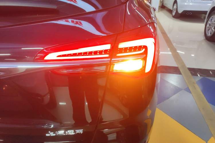 Used Buick Envision 2020 28T Four-Wheel Drive Elite Version