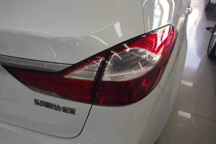 Used Kia K3 2016 1.6L Automatic with Sunroof
