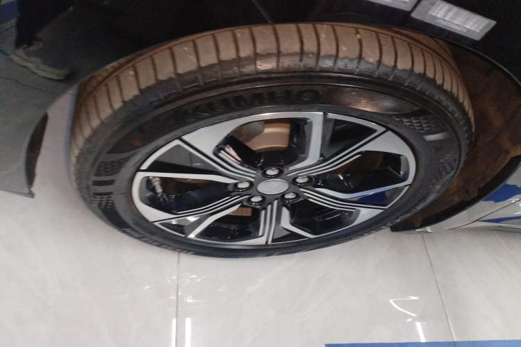 Used Hongqi E-QM5 2021 Charging T3 Version 5 Seats
