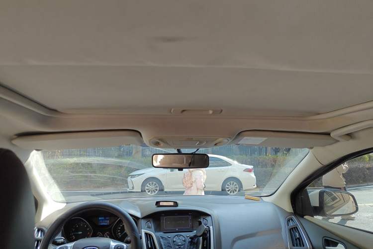 Used Ford Focus 2012 Hatchback 1.6L Automatic Fashion Edition
