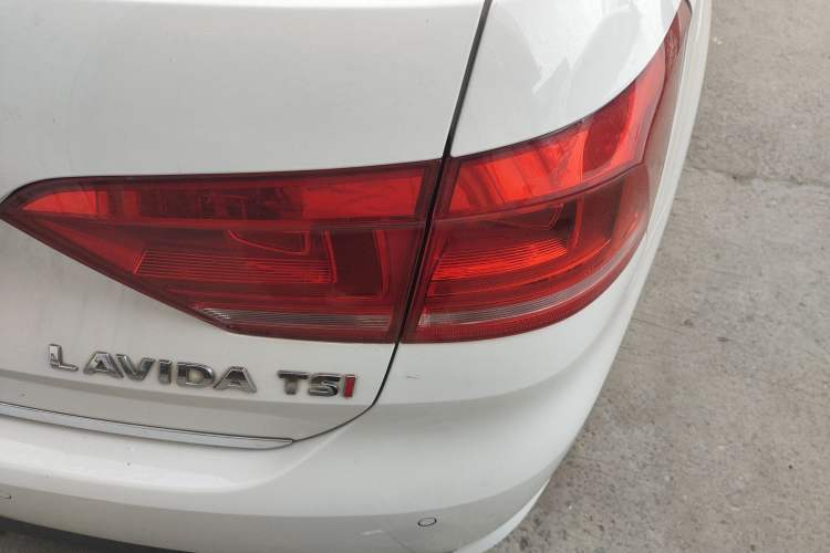 Used Volkswagen Gran Lavida 2013 1.4 TSI Automatic Comfort Model
