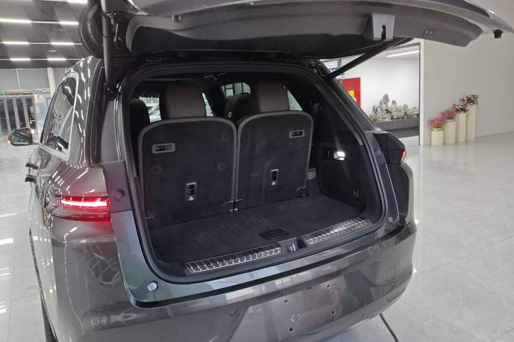 Used Li Auto L8 2023 Pro Model
