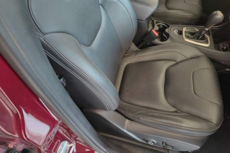 Used  Cherokee 2017 2.0L Superior Edition