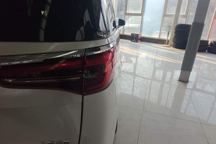 Used Buick GL8 2023 ES Lu Zun Deluxe Model
