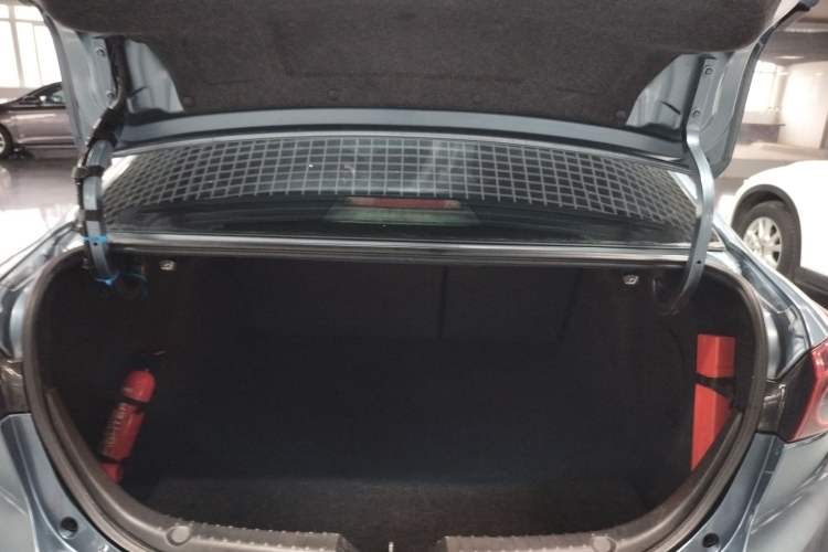 Used Mazda Mazda 3 Axela 2014 Sedan 1.5L Manual Comfort Model