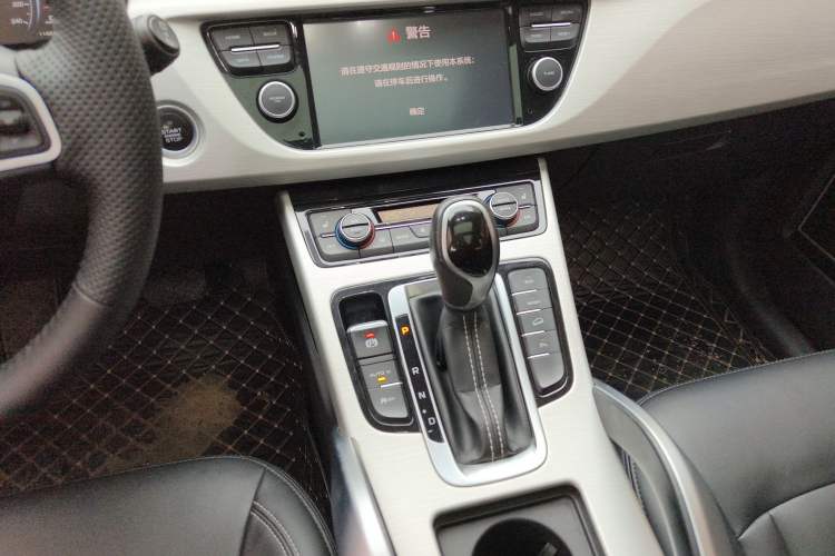 Used Geely Auto Emgrand X7 Sport 2018 1.8TD Automatic Two-Wheel Drive Smart Connect 4G Internet Edition
