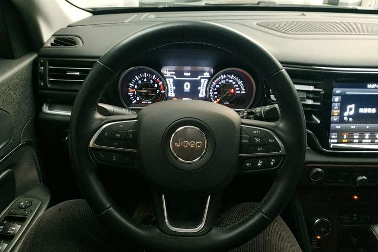 Used  Grand Commander 2018 2.0T Four-Wheel Drive Prestige Edition China V
