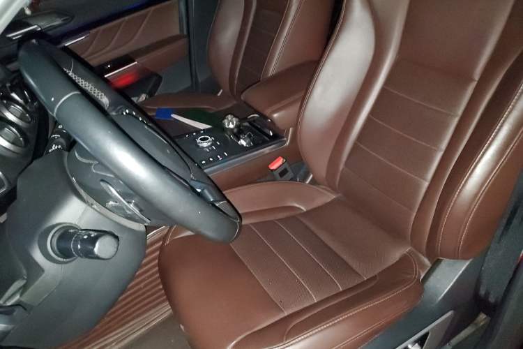 Used Wey VV5 2017 2.0T Ultra-Luxury Version
