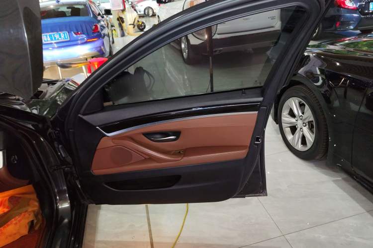 Used BMW 5 Series 2014 525Li Leading Model
