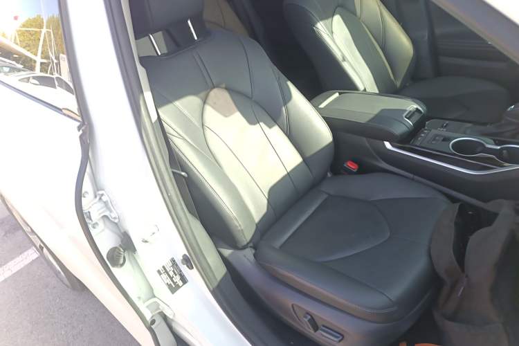 Used Toyota Highlander 2023 2.5L Smart Electric Hybrid Dual-Engine Four-Wheel Drive Prestige Version – 7 Seats