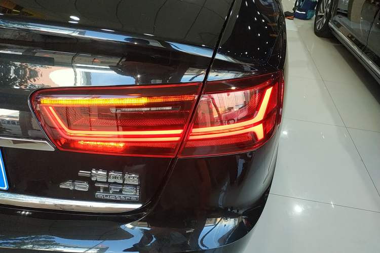 Used Audi A6L 2018 30th Anniversary Edition 45 TFSI quattro Sport model
