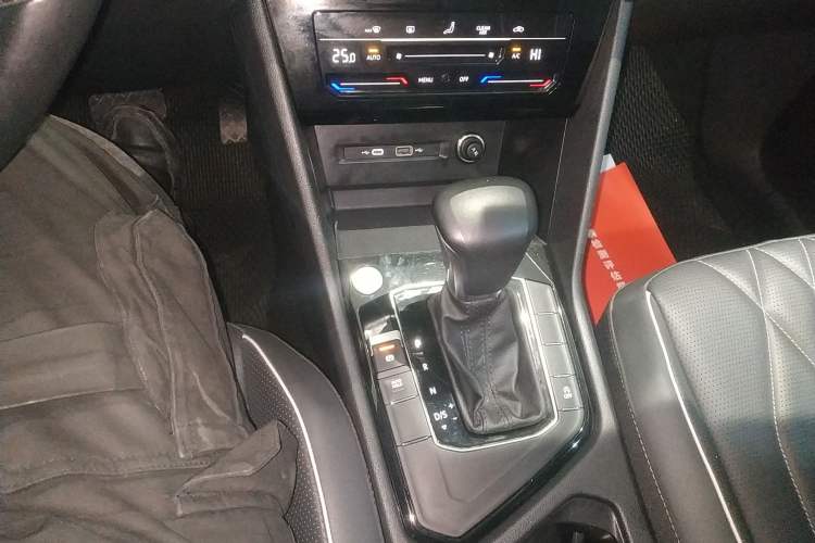 Used Volkswagen Tiguan L 2024 300TSI Automatic Two-Wheel Drive Smart Edition
