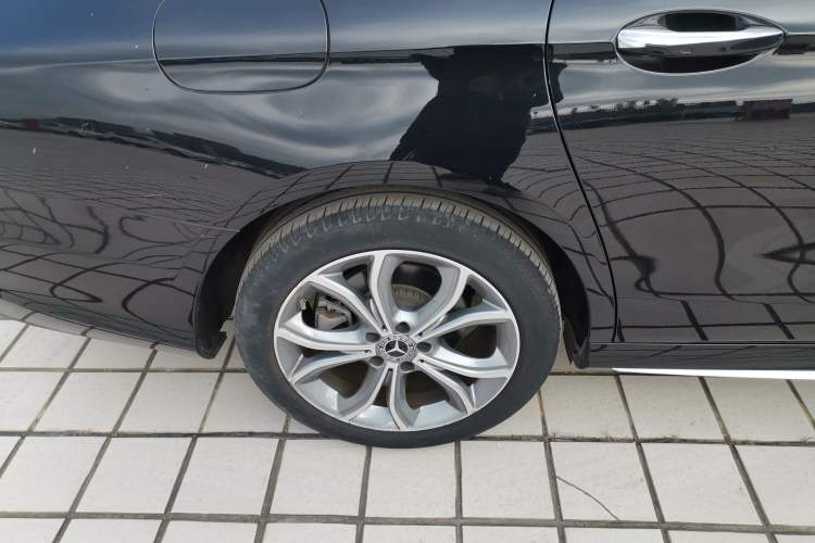 Used Mercedes-Benz E-Class 2020 Restyled E 300 L Sporty and Stylish Edition
