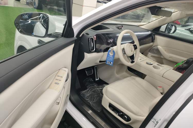 Used Hima AITO M8 2025 Extended-Range Ultra Version 53.4 kWh 5-Seater Edition
