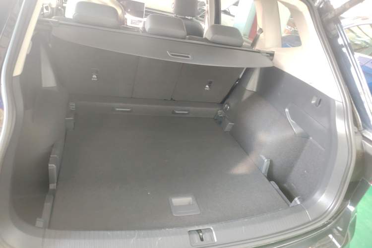 Used Volkswagen Tiguan L 2022 330TSI Automatic Two-Wheel Drive Smart Edition
