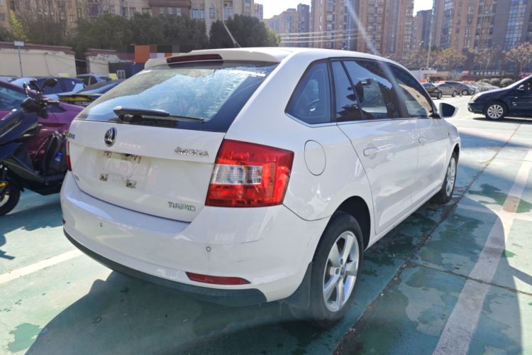 Used Skoda Rapid Spaceback 2016 Revised 1.6L Automatic Chuanxing Version
