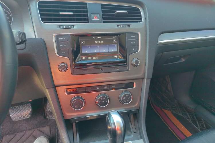 Used Volkswagen Golf 2015 1.4TSI Automatic Comfort Model
