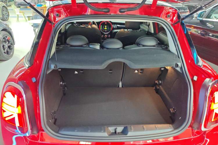 Used  MINI 2019 1.5T COOPER Classic Edition Five-Door Version
