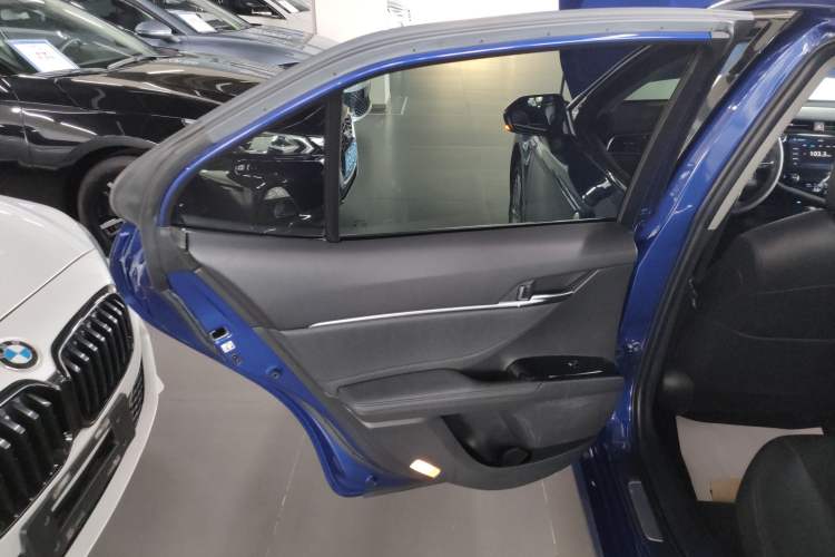 Used Toyota Camry 2019 Revised Version Dual-Engine 2.5 HG Luxury Edition
