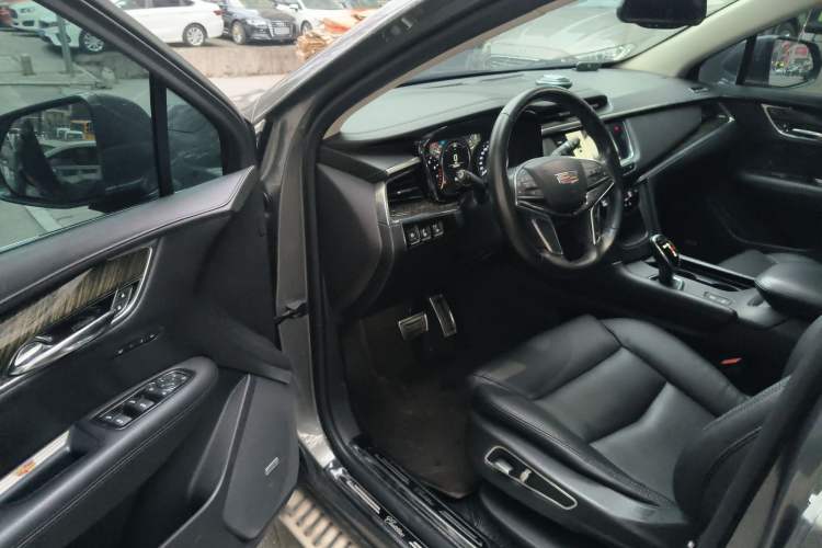 Used Cadillac XT5 2018 25T Luxury Model