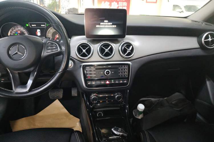 Used Mercedes-Benz GLA 2017 GLA 220 4MATIC Fashion Model
