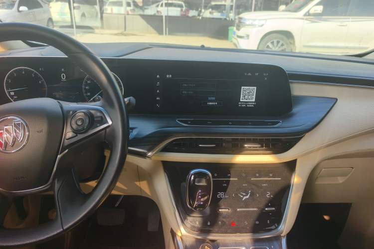 Used Buick GL8 2022 ES Landtrek 653T Luxury Edition