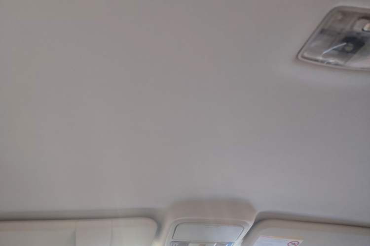 Used JMC Yusheng S350 2013 2.4T Automatic 2WD Diesel Luxury Edition 5 Seats
