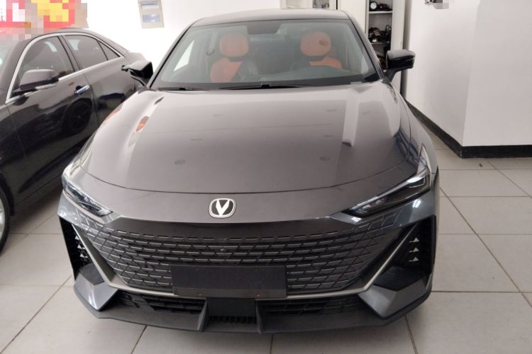 Used Changan UNI-V 2022 1.5T Prestige Version
