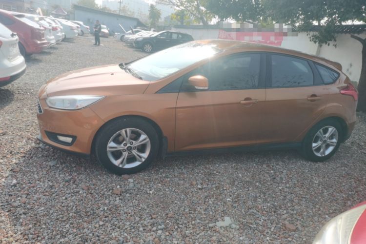 Used Ford Focus 2015 Hatchback 1.6L Manual Comfort Edition
