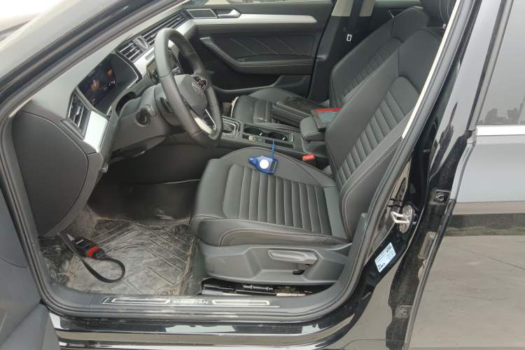 Used Volkswagen Magotan 2025 Zhongxiang Version 280TSI DSG Comfort Edition
