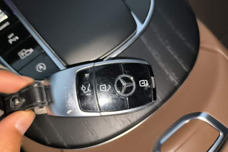 Used Mercedes-Benz E-Class 2022 Revised Version E 300 L Sporty and Stylish Edition