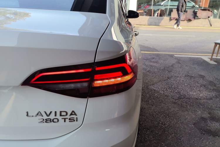 Used Volkswagen Lavida 2021 280TSI DSG Comfort Edition
