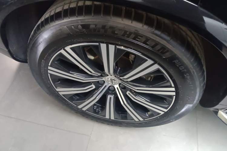 Used Volvo XC90 2023 B6 Zhiya Luxury 7-Seater
