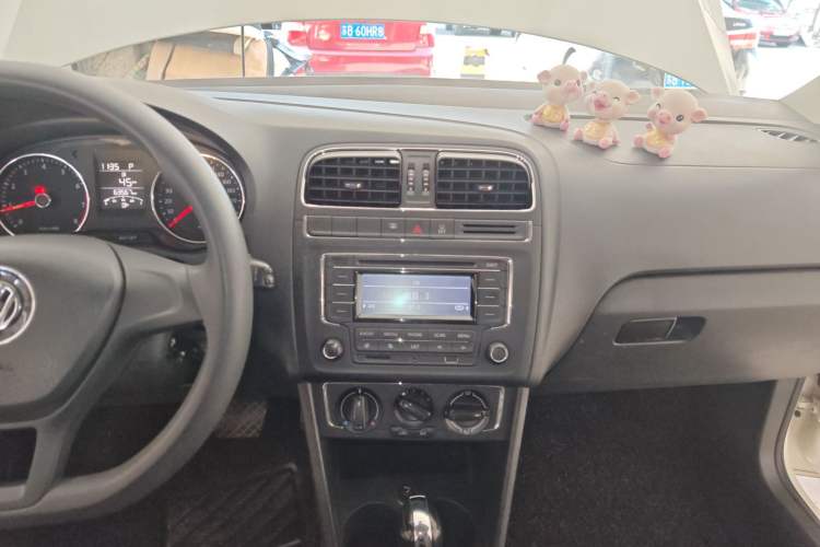 Used Volkswagen Polo 2014 1.6L Automatic Comfort Edition
