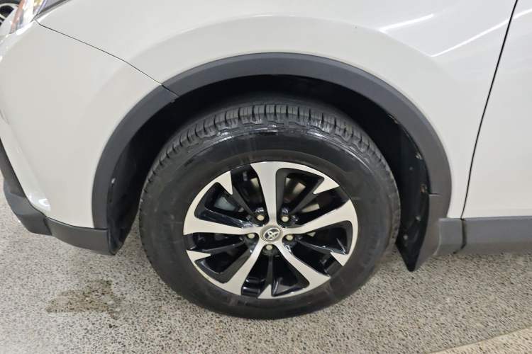 Used Toyota RAV4 2016 2.0L CVT Two-Wheel Drive Smart Edition China V Standard
