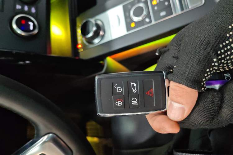 Used Land Rover Discovery 2018 3.0 SC V6 SE
