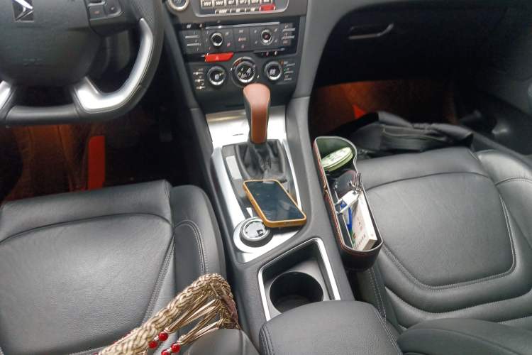 Used  6 2014 1.6T Luxury Edition THP160