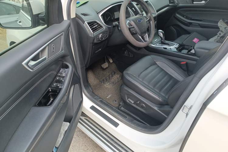 Used Ford Edge 2016 EcoBoost 245 Two-Wheel-Drive Titanium 7-Seater