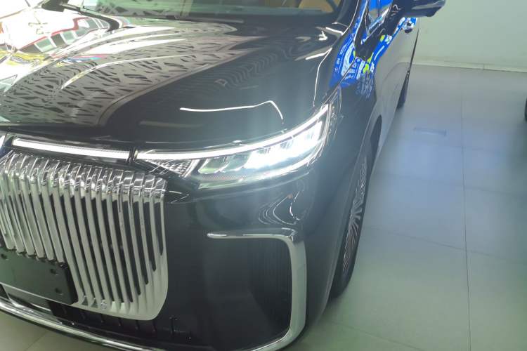 Used VOYAH Dream 2025 PHEV Four-Wheel Drive Prestige Kunpeng Edition
