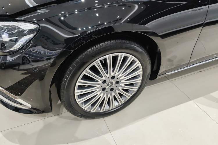 Used Mercedes-Benz E-Class 2023 Updated E 300 L Fashion Edition
