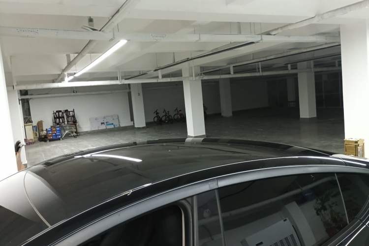 Used Tesla Model Y 2023 Long-Range All-Wheel-Drive Version