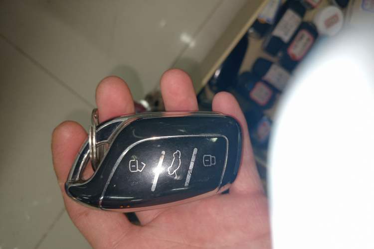 Used Roewe i5 2023 1.5L Manual Comfort Edition
