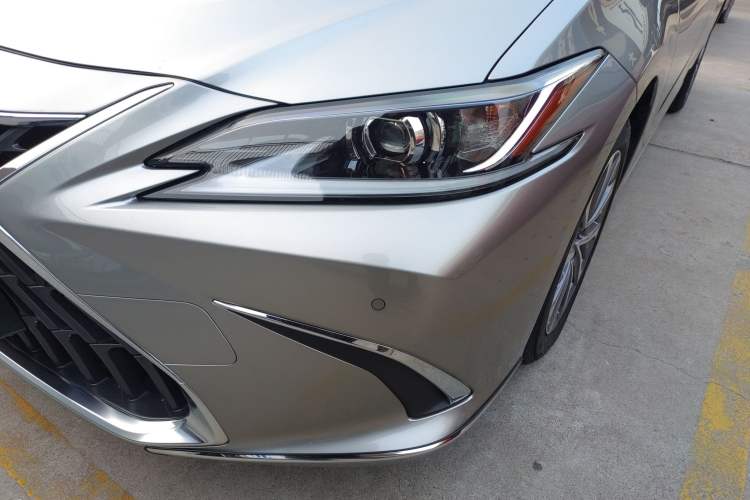Used Lexus ES 2023 200 Excellence Edition
