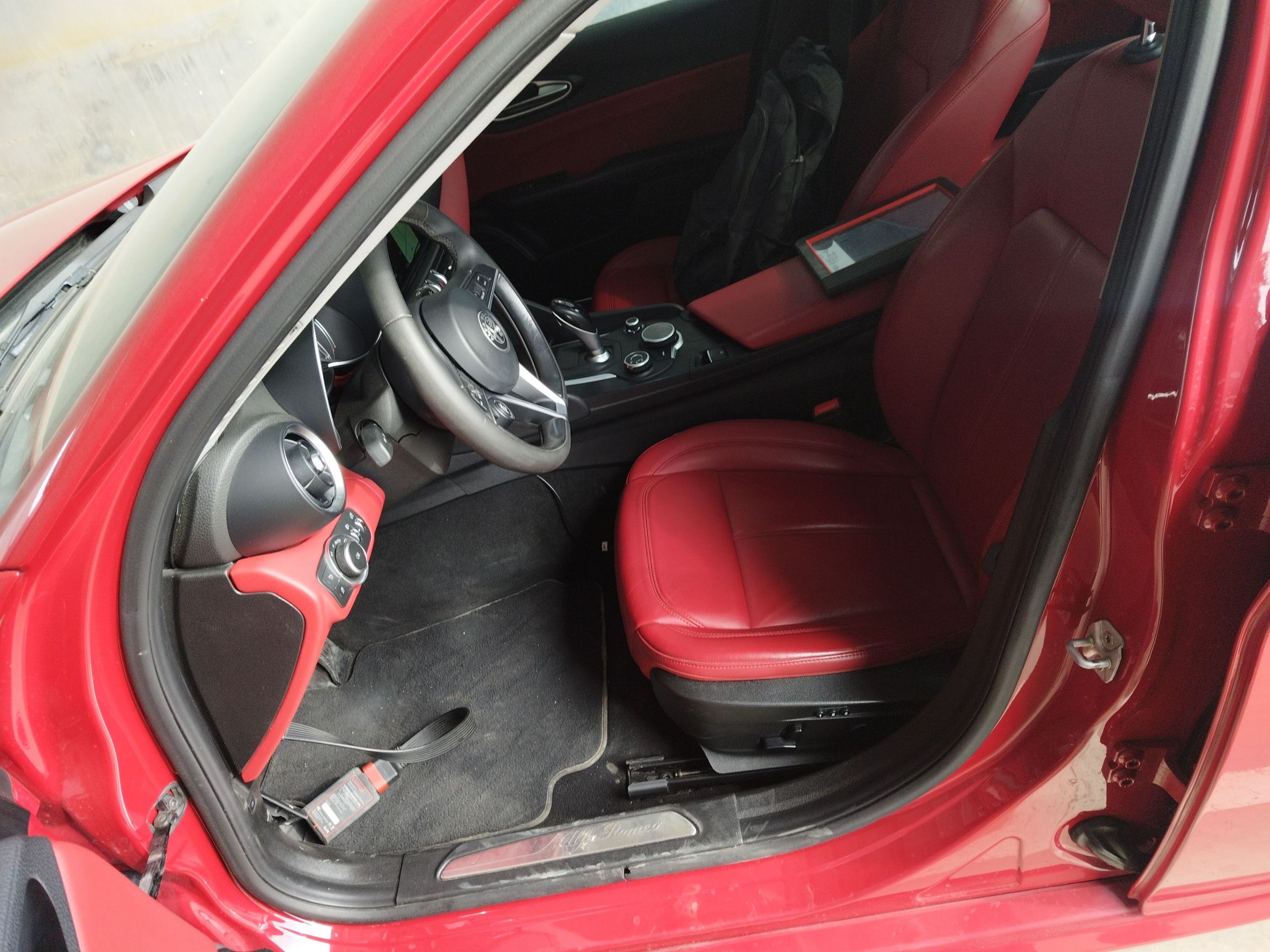 Переднее сиденье в автомобиле