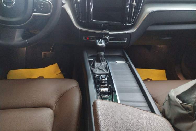 Used Volvo XC60 2021 T5 4x4 Smart Luxury Edition
