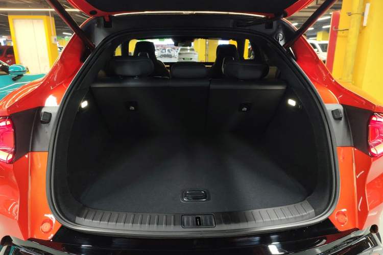 Used  YU7 2025 Ultra-Long Range High-Performance All-Wheel-Drive Max Edition
