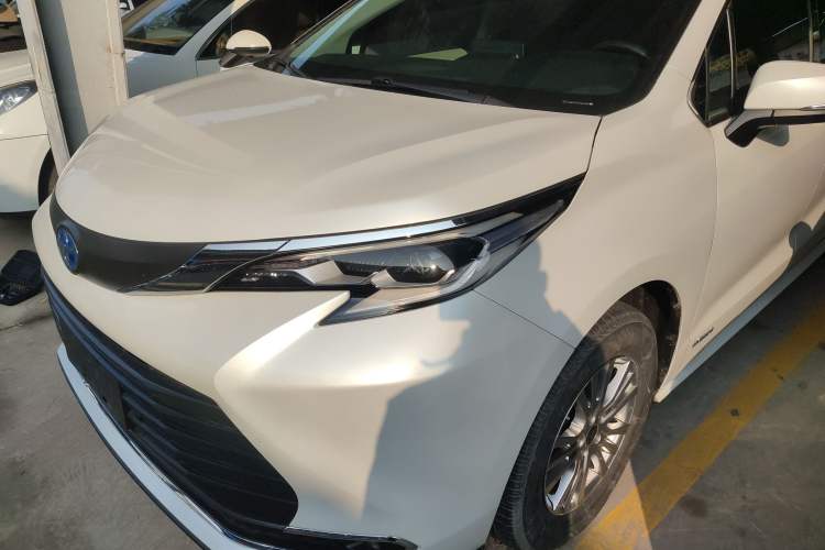 Used Toyota Sienna 2021 2.5L Hybrid Comfort Edition
