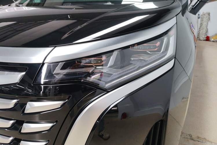 Used Denza D9 2022 DM-i 970 Four-Wheel Drive Prestige Model