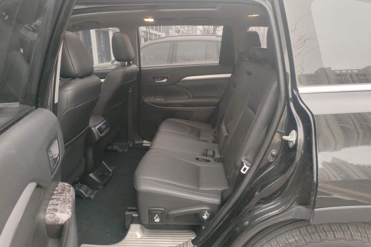 Used Toyota Highlander 2018 2.0T Four-Wheel Drive Luxury Version 7 Seats China VI Standard
